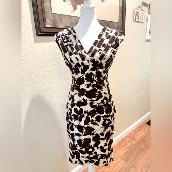 Cache Dresses & Skirts - Elegant Cache dress. Perfect condition Size 6